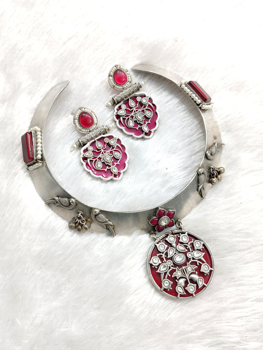 Exquisite Silver Necklace Set with Jadau Detailing